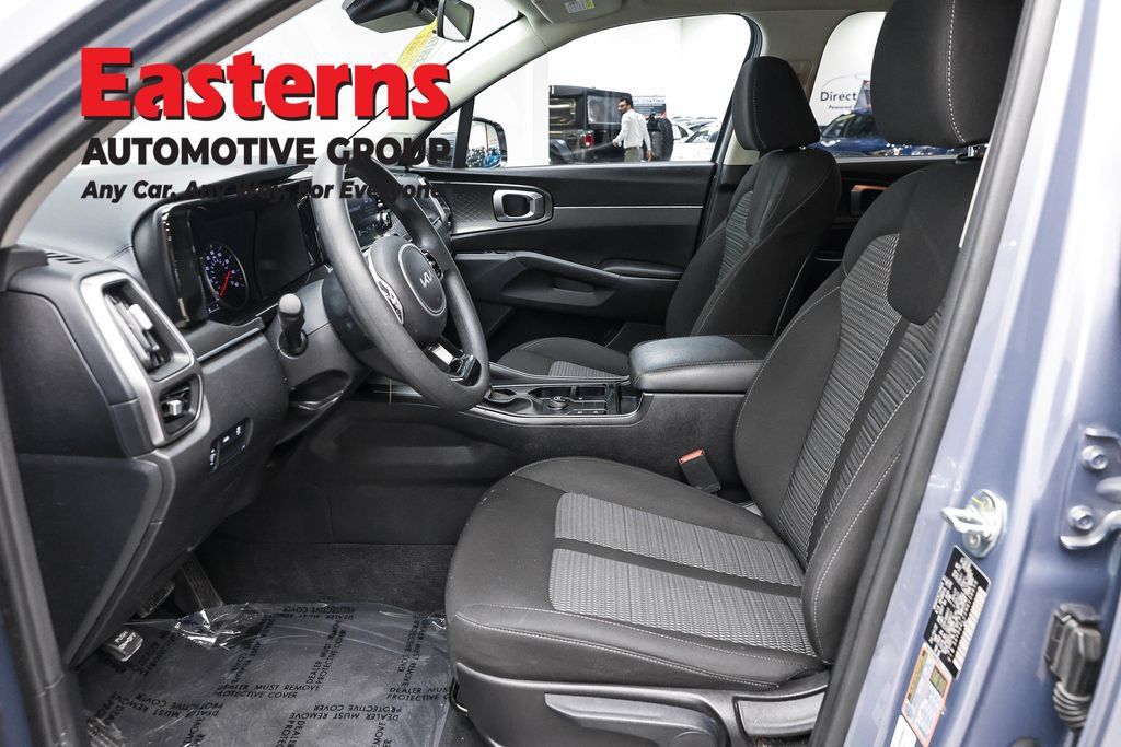 Used 2022 Kia Sorento LX FWD image 13