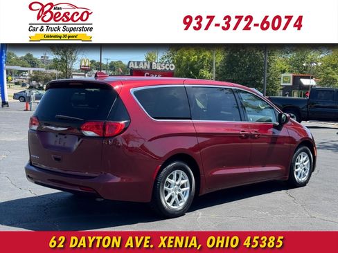 Used 2017 Chrysler Pacifica Touring FWD image 4