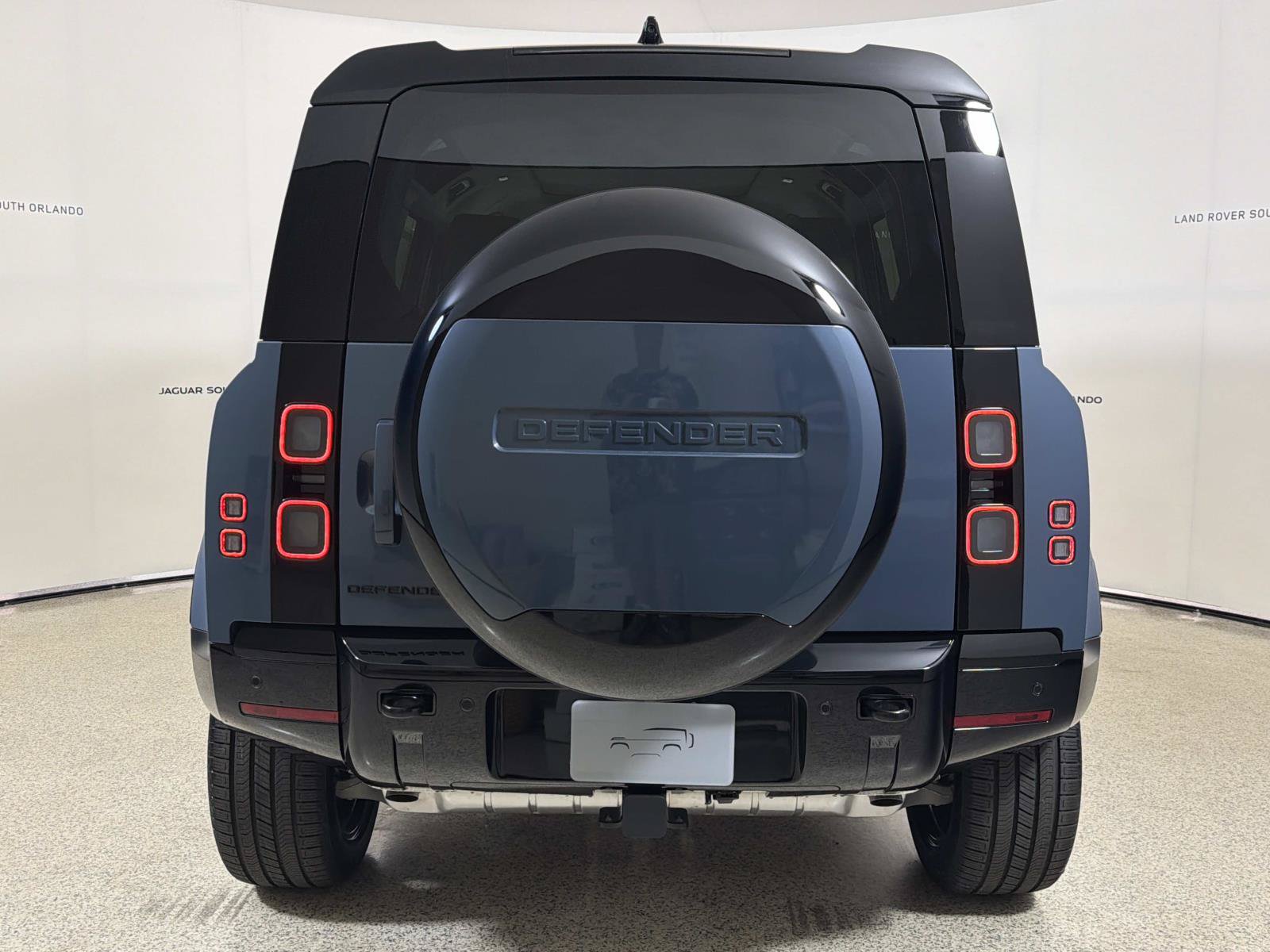New 2026 Land Rover Defender 110 X-Dynamic SE AWD/4WD image 4