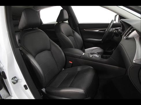 Used 2023 INFINITI QX50 Luxe image 18