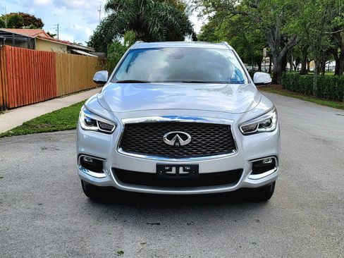 Used 2019 INFINITI QX60 Luxe w/ Essential Package image 2