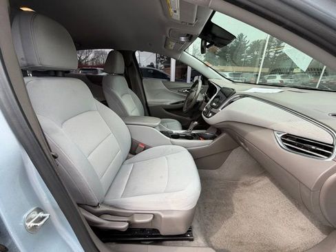 Used 2017 Chevrolet Malibu LT w/ Driver Confidence Package image 11