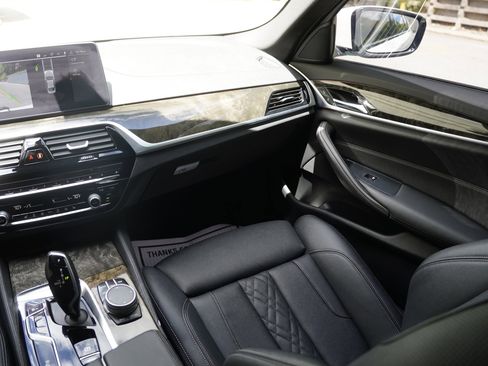 Used 2021 BMW 530i w/ M Sport Package RWD image 24