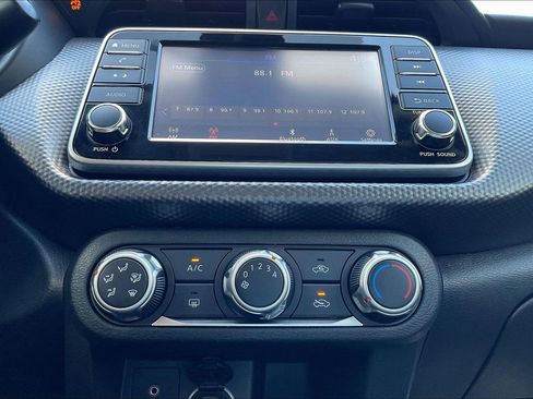 Used 2020 Nissan Kicks S FWD image 14