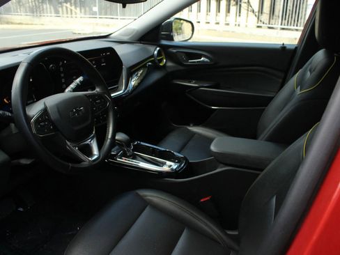 Used 2024 Chevrolet Trax ACTIV w/ Driver Confidence Package image 13