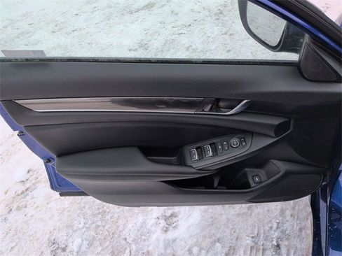 Used 2022 Honda Accord Sport image 6