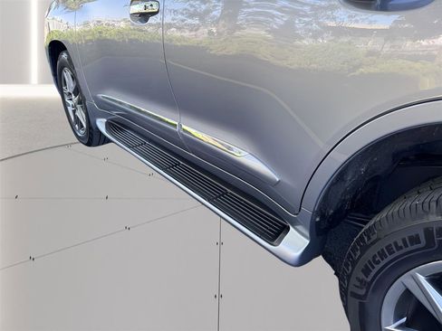 Used 2011 Lexus LX 570 4WD w/ Luxury Pkg image 36