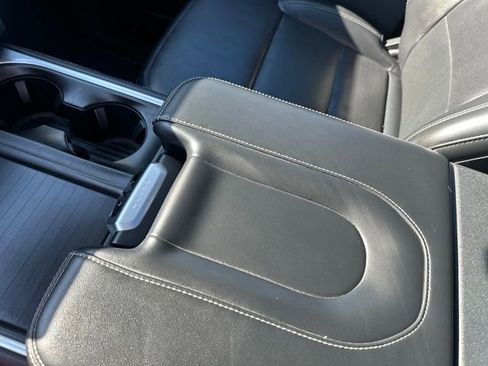 Used 2025 Ford Expedition Platinum image 47