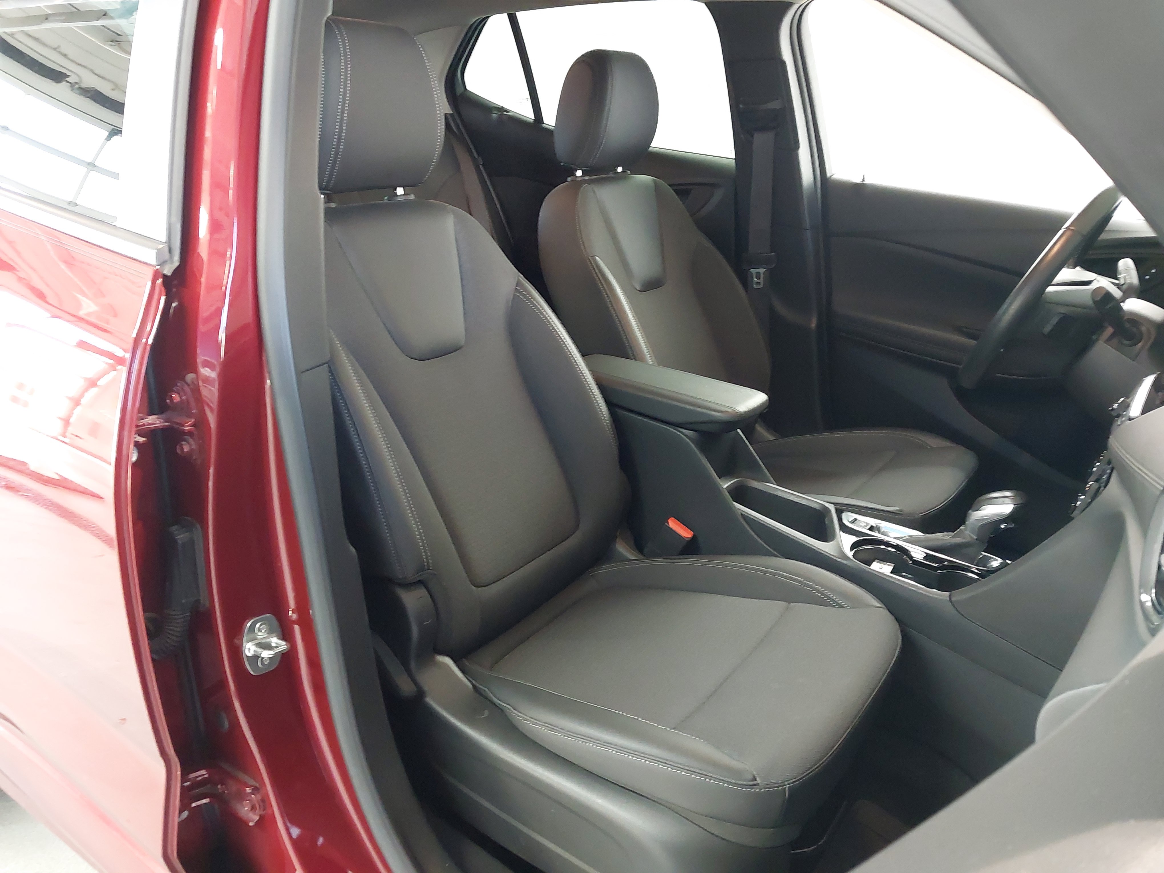 Used 2023 Buick Encore GX Select w/ Sport Touring Package AWD/4WD image 28