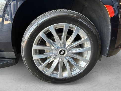 Certified 2022 Cadillac Escalade Premium Luxury w/ Performance Package AWD/4WD image 22