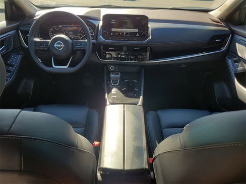 Used 2023 Nissan Rogue SL w/ SL Premium Package image 14