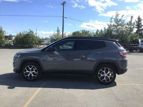 Certified 2024 Jeep Compass Limited image 1