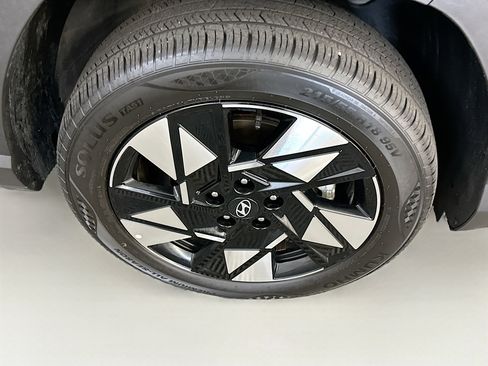 Used 2025 Hyundai Kona SEL image 11