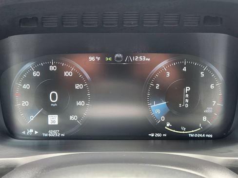 Used 2022 Volvo XC90 T5 Momentum w/ Climate Package FWD image 6