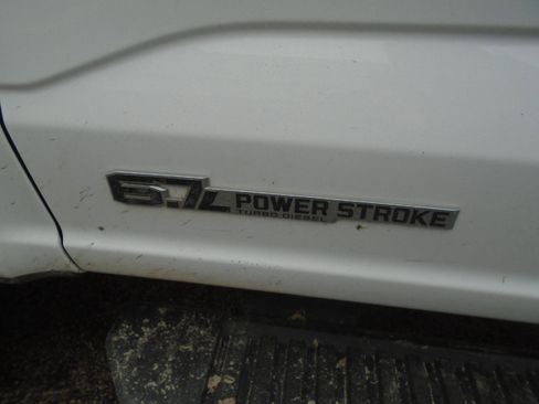 Used 2023 Ford F250 XLT w/ F-250 >10K GVWR Package image 14