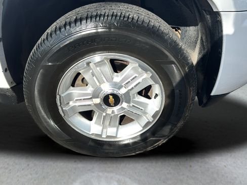 Used 2008 Chevrolet Suburban LT AWD/4WD image 21