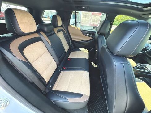 Used 2025 Chevrolet Equinox ACTIV w/ Safety and Technology Package AWD/4WD image 26
