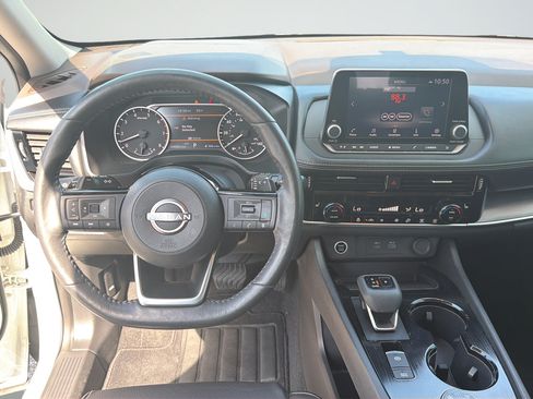 Certified 2022 Nissan Rogue SV w/ SV Premium Package AWD/4WD image 40