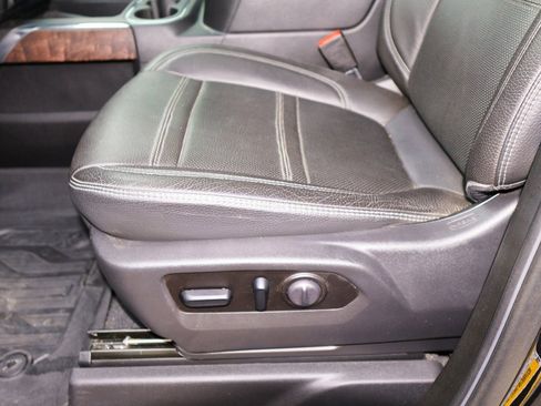 Used 2020 GMC Sierra 3500 Denali w/ Denali Ultimate Package image 9