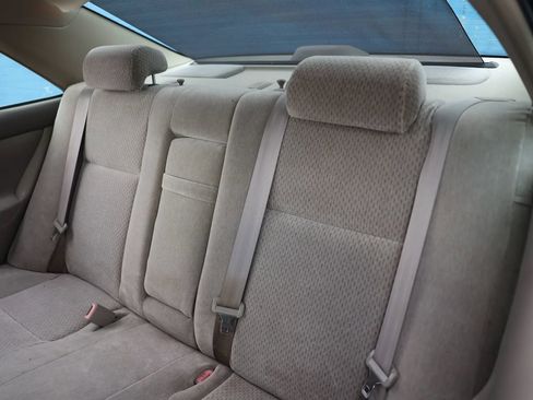 Used 2003 Toyota Camry LE FWD image 19