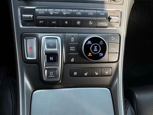 Used 2022 Hyundai Santa Fe Calligraphy image 36