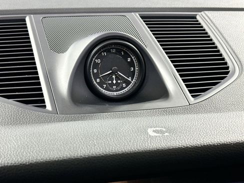 Used 2023 Porsche Macan S image 32