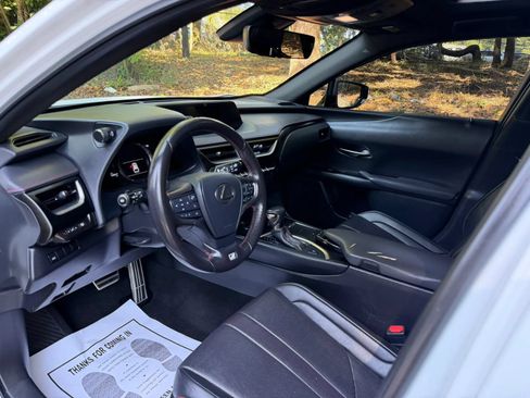 Used 2019 Lexus UX 200 F Sport w/ F Sport Premium Package FWD image 3