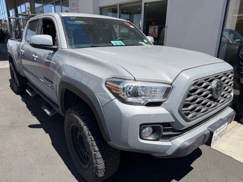 Used 2021 Toyota Tacoma TRD Off-Road w/ Technology Package AWD/4WD image 15