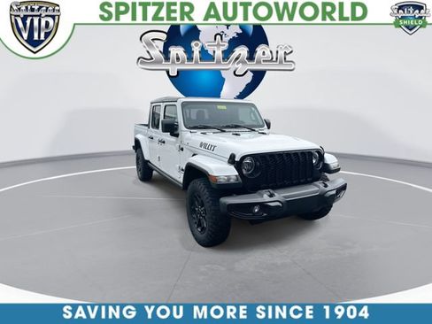 Used 2023 Jeep Gladiator Sport AWD/4WD image 2