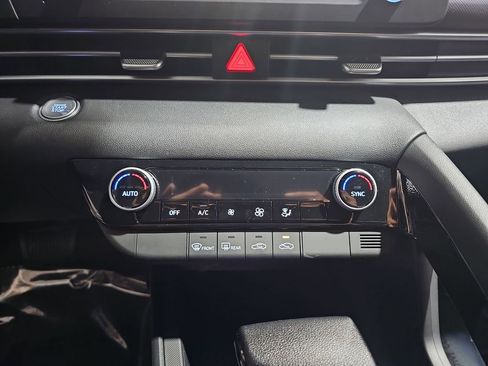 New 2026 Hyundai Elantra Blue image 25