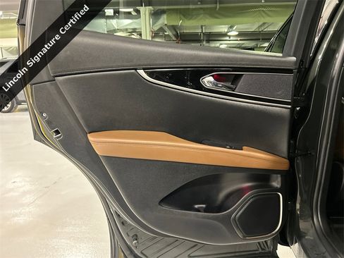 Certified 2023 Lincoln Nautilus Reserve image 23