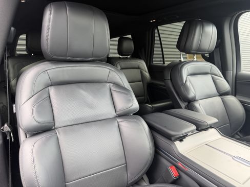 Used 2026 Lincoln Navigator Reserve w/ Jet Appearance Package AWD/4WD image 12