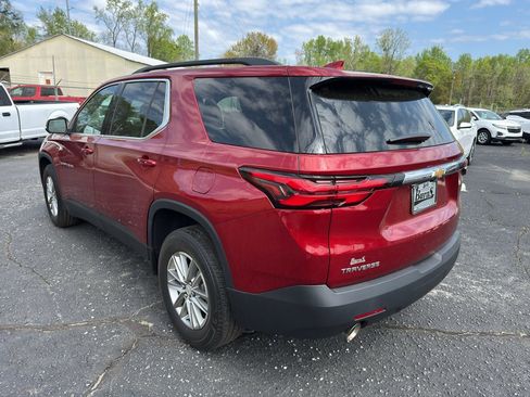 Used 2023 Chevrolet Traverse LT image 5