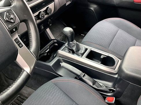 Used 2019 Toyota Tacoma SR5 image 15