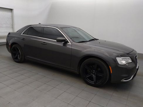 Used 2015 Chrysler 300 Limited RWD image 11