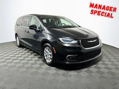 Used 2023 Chrysler Pacifica Touring-L