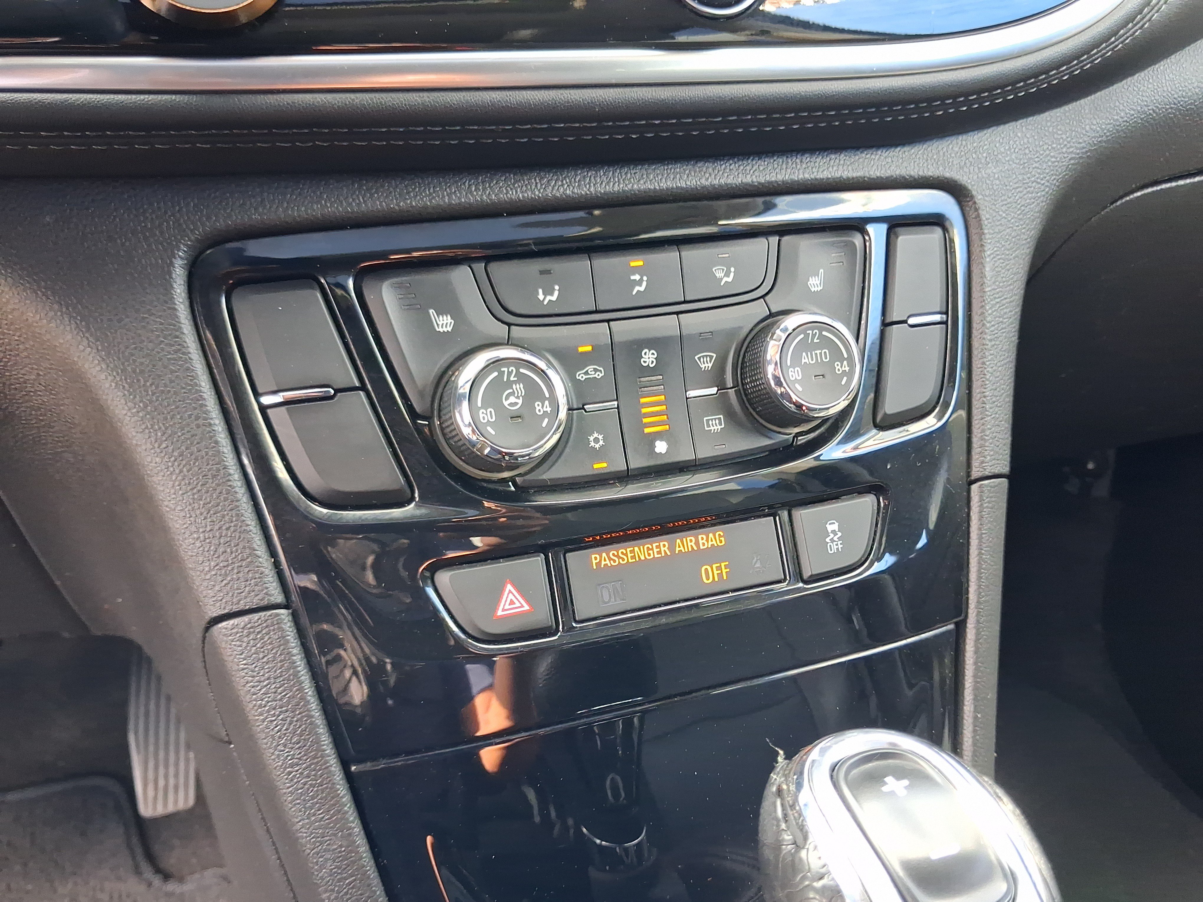 Used 2018 Buick Encore Essence FWD image 20