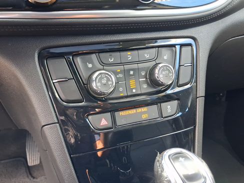 Used 2018 Buick Encore Essence FWD image 20