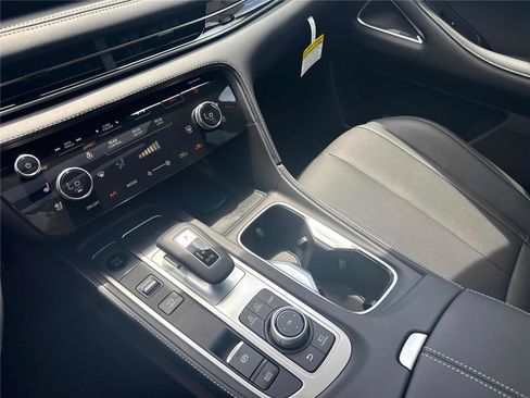New 2027 INFINITI QX60 Luxe FWD image 22