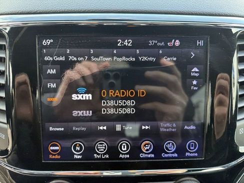 Used 2019 Jeep Grand Cherokee Limited image 18