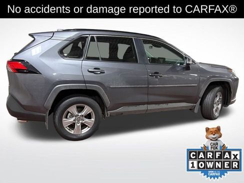 Used 2022 Toyota RAV4 XLE w/ Convenience Package image 3