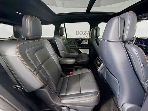 Certified 2025 Lincoln Aviator Black Label w/ Jet Appearance Package AWD/4WD image 34