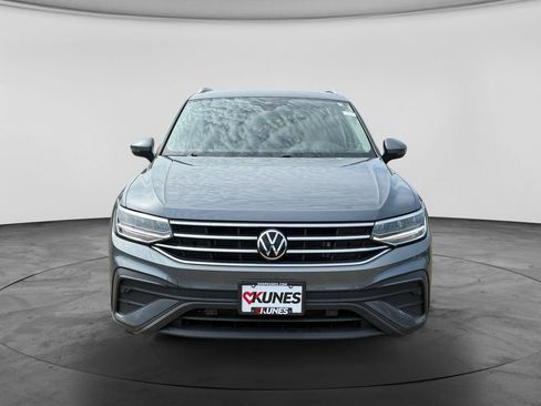 Used 2023 Volkswagen Tiguan SE AWD/4WD image 3