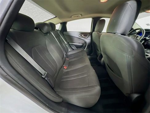 Used 2015 Chrysler 200 Limited image 35