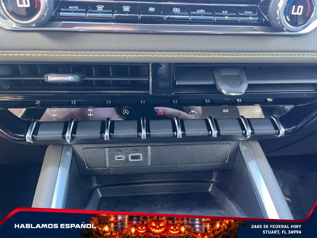 Used 2025 Chevrolet Colorado ZR2 w/ Technology Package AWD/4WD image 25