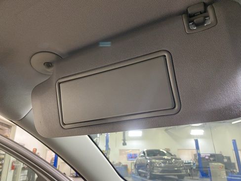 Used 2023 Chevrolet Malibu LT image 34