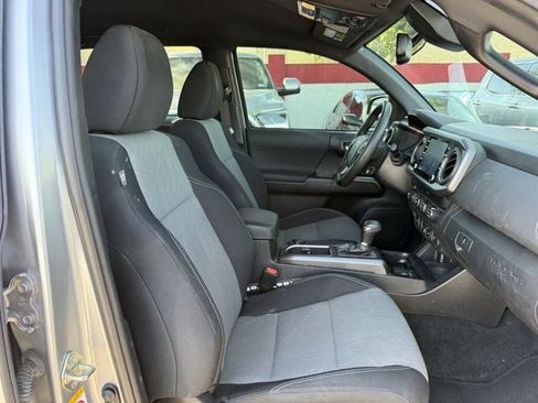 Used 2020 Toyota Tacoma TRD Off-Road w/ Technology Package AWD/4WD image 30