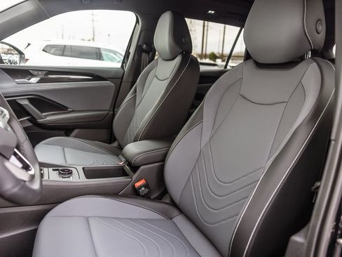 New 2026 Volkswagen Tiguan SE R-Line image 8