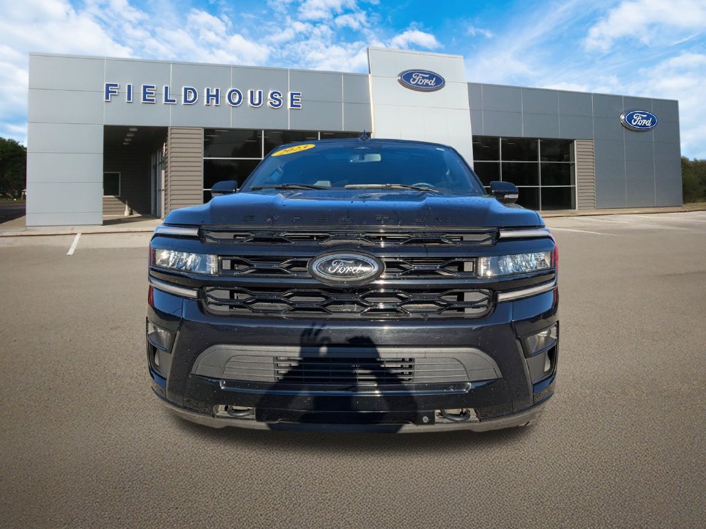 Used 2023 Ford Expedition Limited AWD/4WD image 2