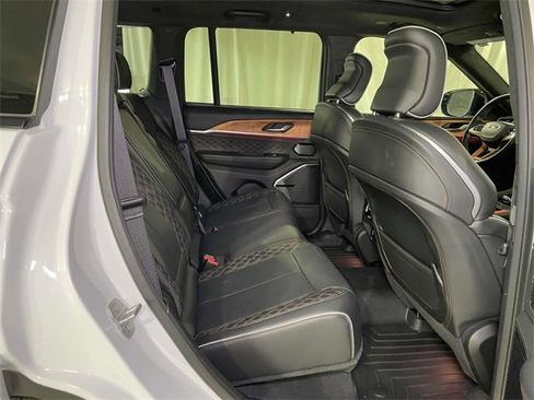 Used 2022 Jeep Grand Cherokee Summit image 22